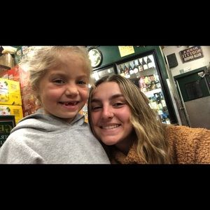 Meet your Posher, Chloe